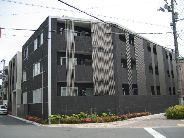 ｺﾝﾌｫｰﾙﾋﾙｽﾞ衣笠